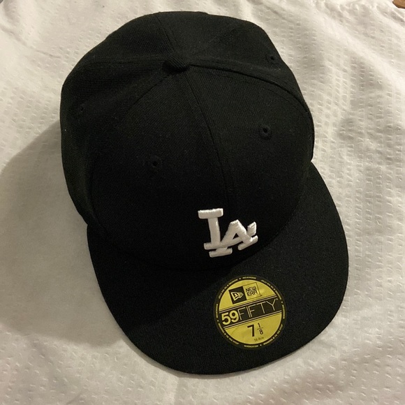 L.A Dodgers New Era Logo White 59FIFTY Fitted Hat - Black - Picture 2 of 6